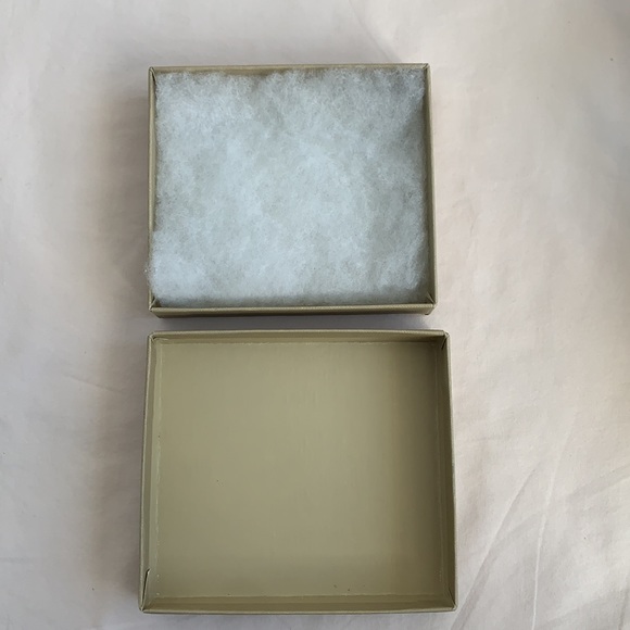 Burberry mini gift box - Picture 2 of 6